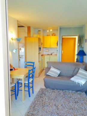 Гостиница Appartment Plein Soleil  Гольф Жюан
